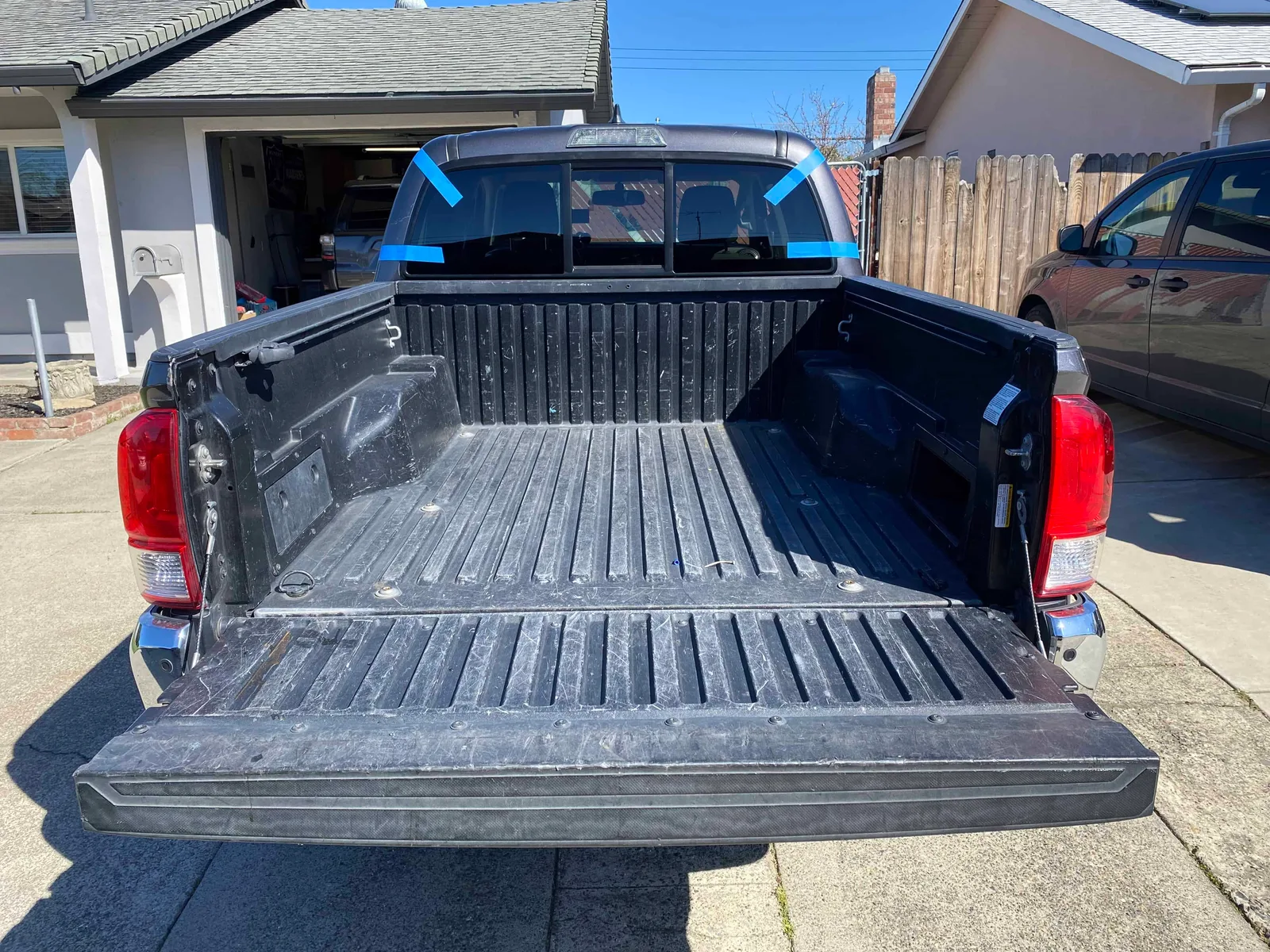 Mobile back window replacement in Lincoln, CA by Very Smooth Auto Glass