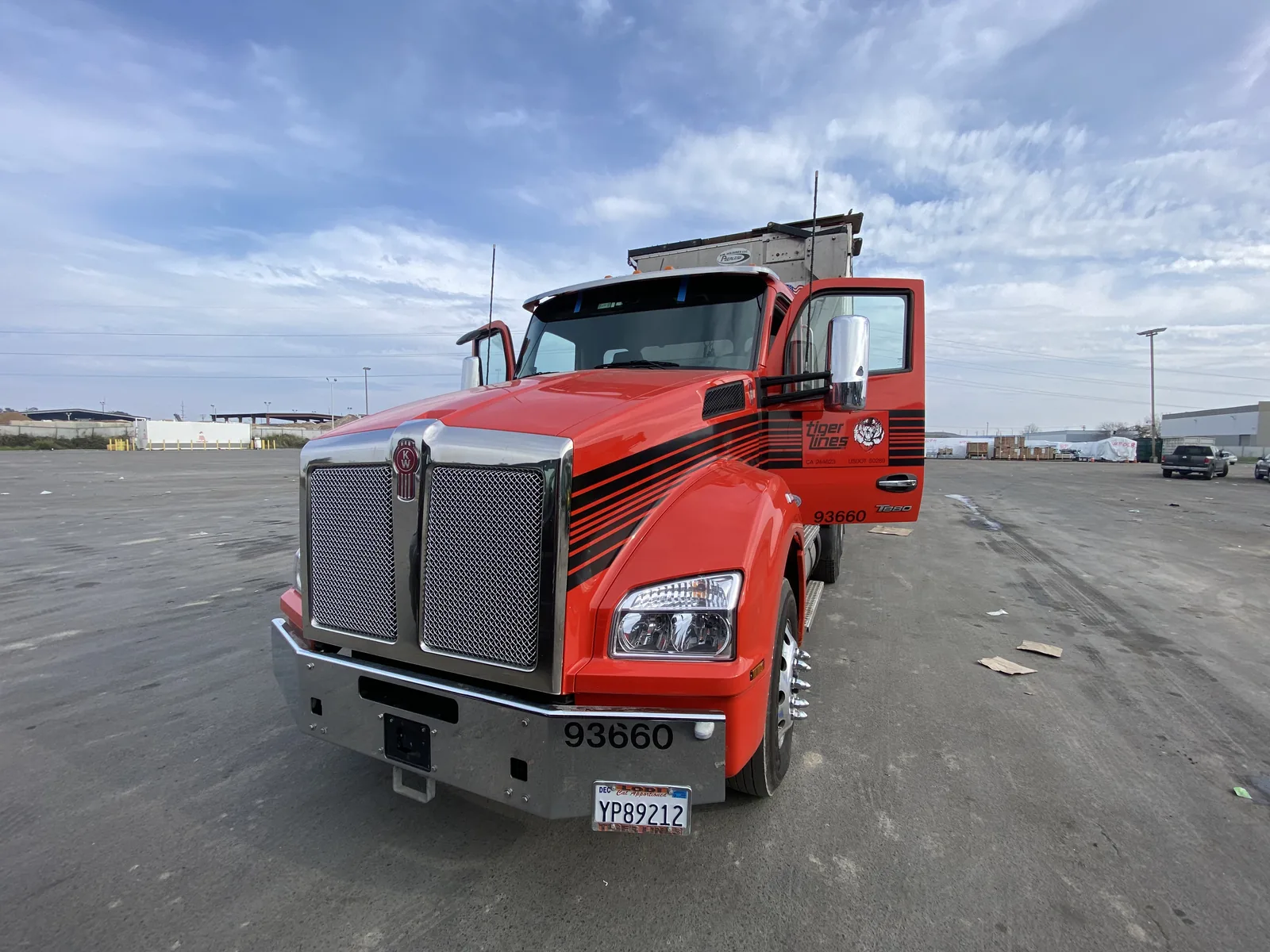 Commercial vehicle windshield replacement in Lincoln, CA by Very Smooth Auto Glass mobile service for fleets and daily drivers