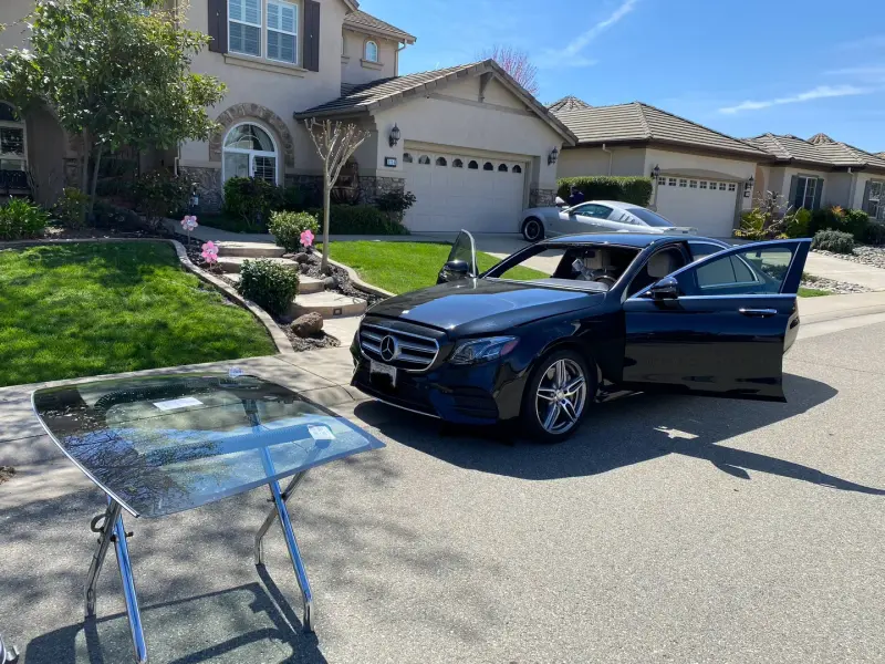 Mercedes windshield replacement on-site at a customer's home